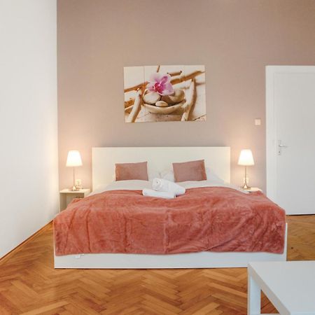 Commodious 3Br Apt. Ideal For Families And Friends Lägenhet Wien Exteriör bild