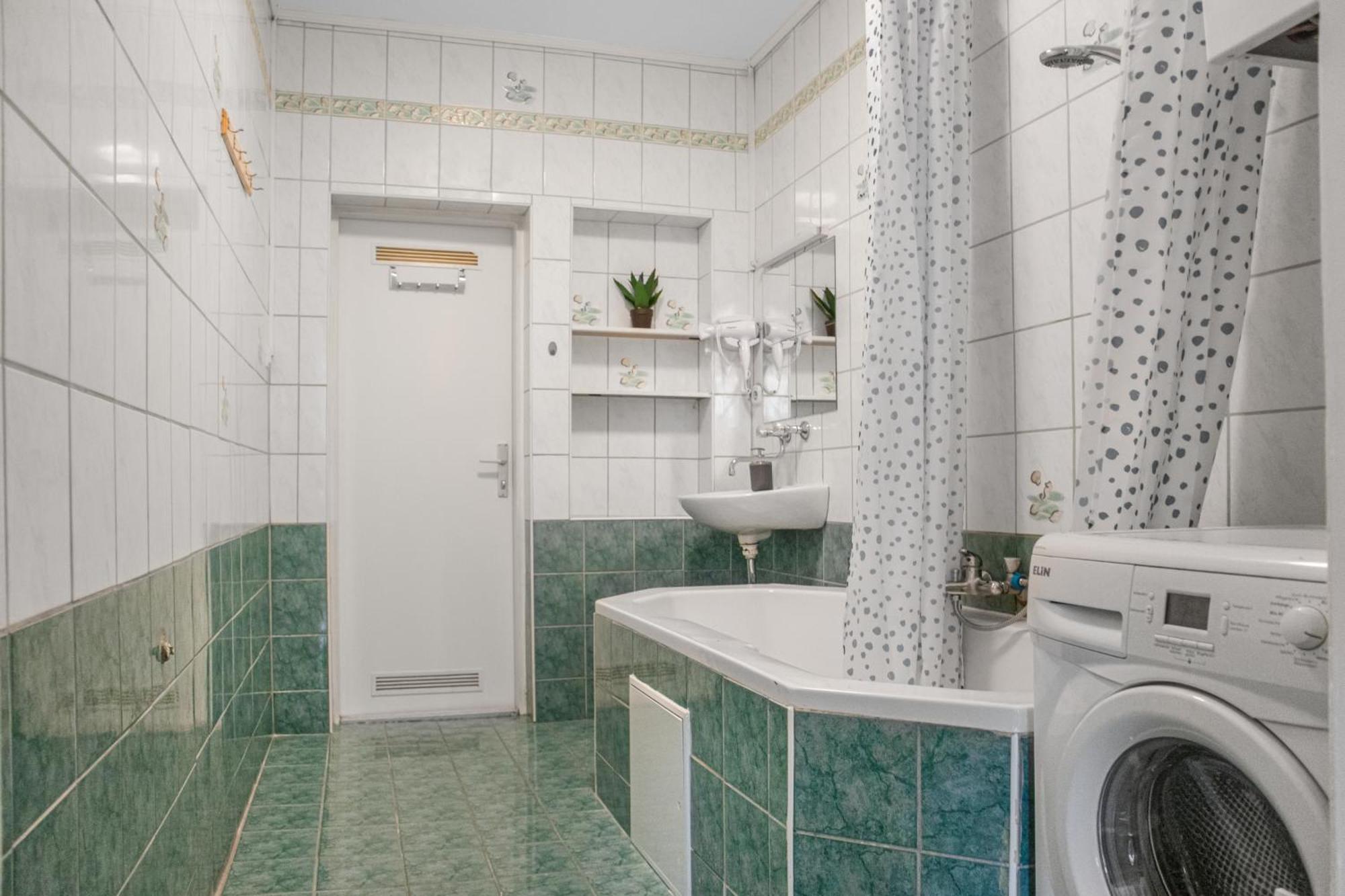 Commodious 3Br Apt. Ideal For Families And Friends Lägenhet Wien Exteriör bild